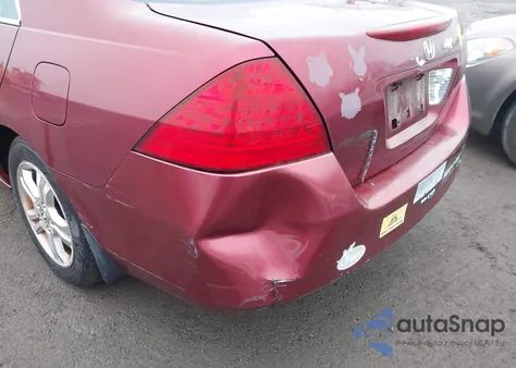 2006 Honda Accord 2.4 Ex z USA, uszkodzony, nr VIN 1HGCM56826A101024